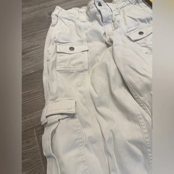 Hollister Cream y2k Low-Rise Baggy Cargo Pants - Picture 3 of 7